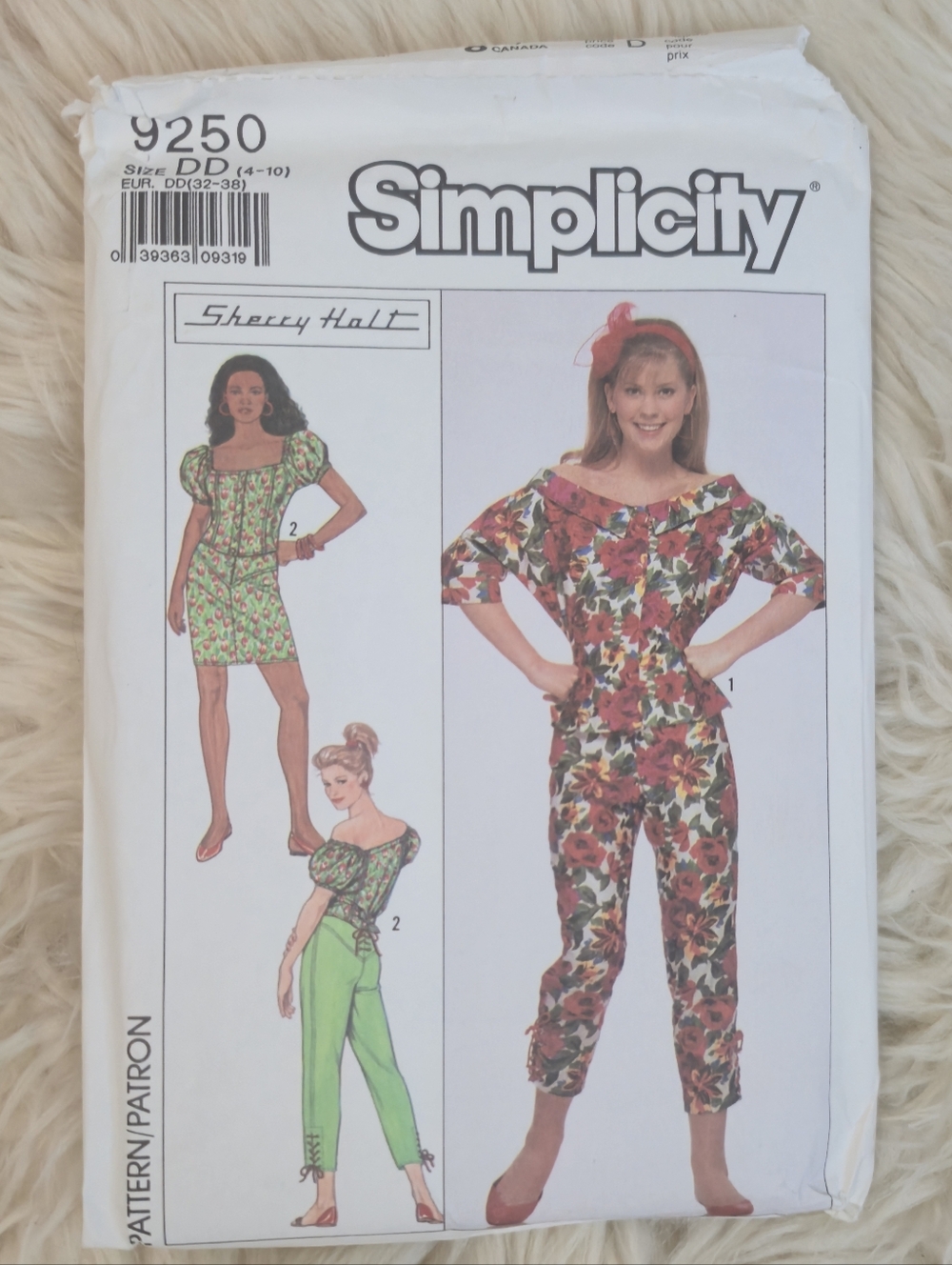 Simplicity Vintage Sherry Halt Top, Skirt & Cropped Pants Sewing Pattern 9250